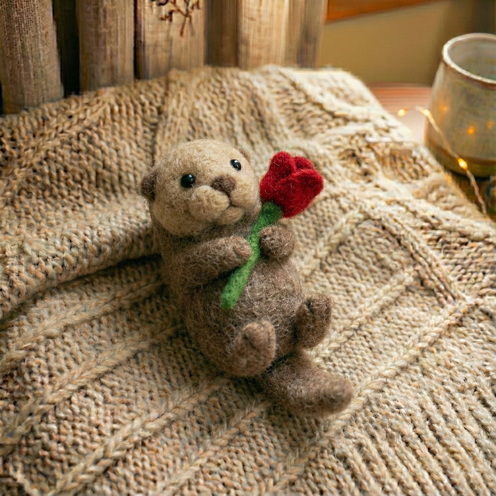 Felt Valentine's Day Ornaments，Handmade Wool Felt Otter, Cute Valentine's Day Gift